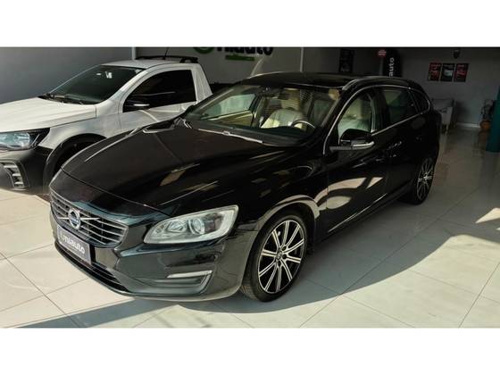 VOLVO V60 2.0 T5 MOMENTUM TURBO GASOLINA 4P AUTOMÁTICO